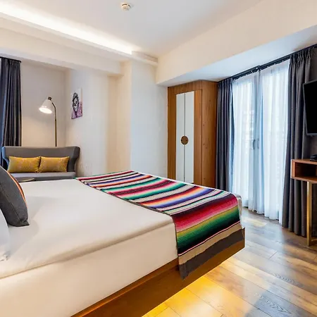 Hotel Hay Alsancak 3*