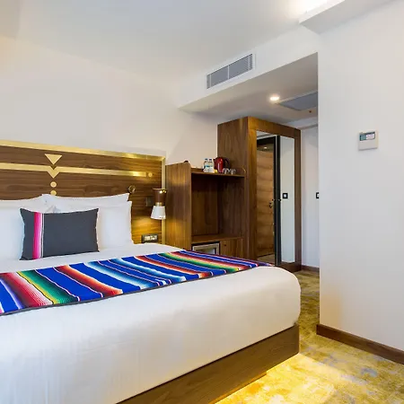 Hotel Hay Alsancak 3*