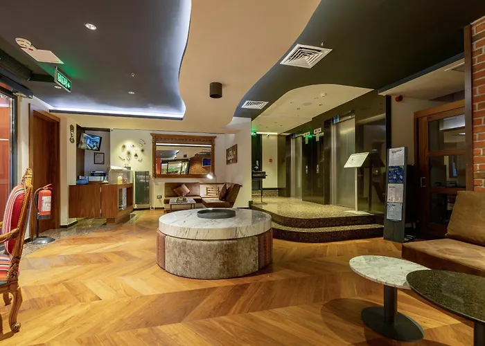 Hay Alsancak Otel 3*