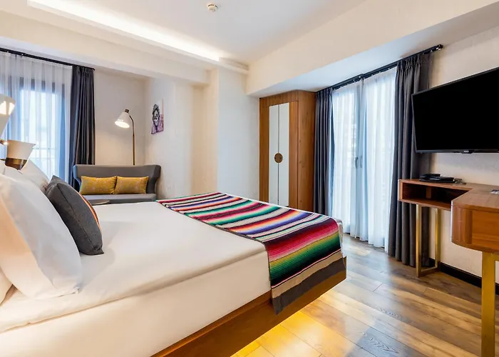 Hotel Hay Alsancak 3*