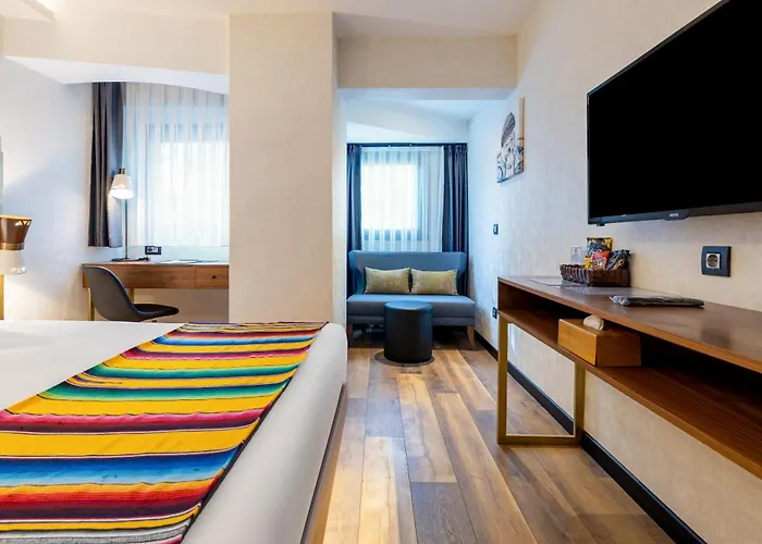 Hotel Hay Alsancak 3*