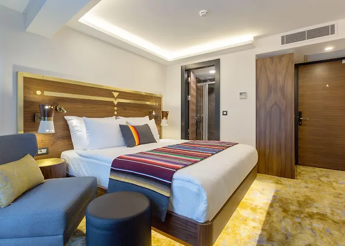 Hotel Hay Alsancak 3*