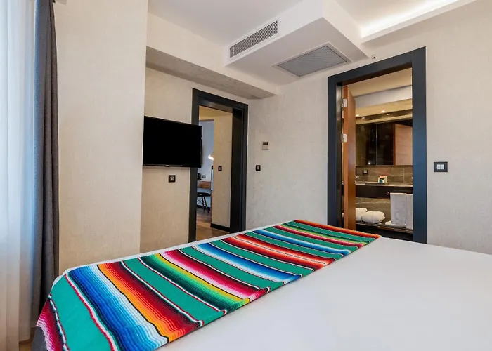 Hay Alsancak Hotel 3*